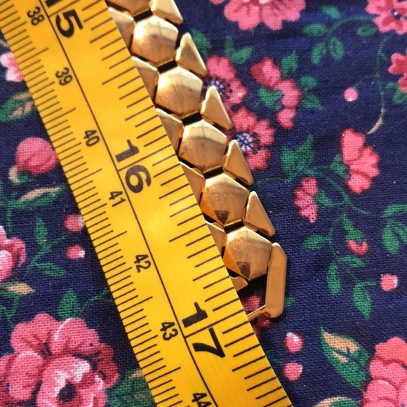 Golden necklace - Picture 4 of 6